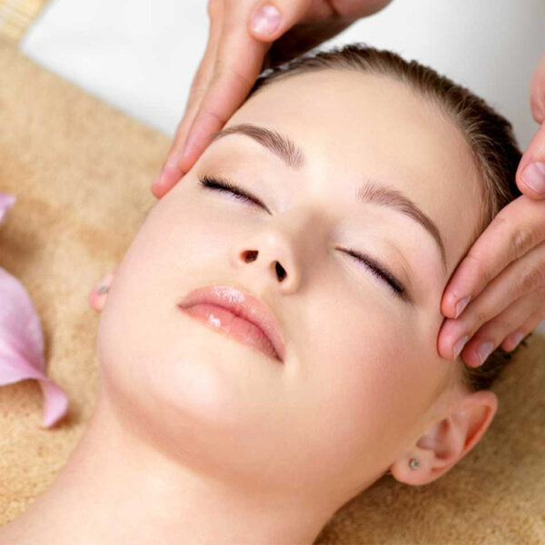 Chăm sóc da thường tại Lumina Clinic – Làm sạch sâu, dưỡng ẩm, duy trì làn da khỏe mạnh mỗi ngày