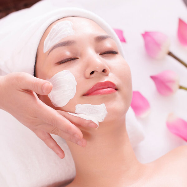 Chăm sóc da dầu mụn tại Lumina Clinic – Làm sạch sâu, kiểm soát nhờn, ngăn ngừa mụn tái phát